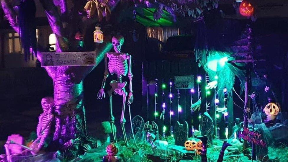 Trina Hodge's Halloween display