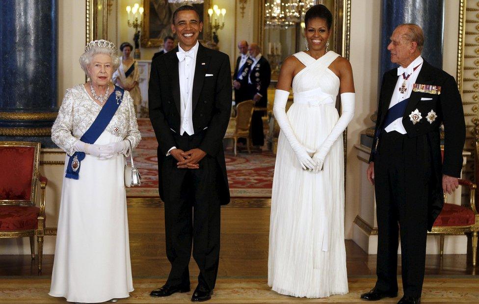 US President Barack Obama and first lady Michelle Obama pose with Queen Elizabeth and the Duke of Edinburgh before a state dinner at Buckingham Palace in 2011