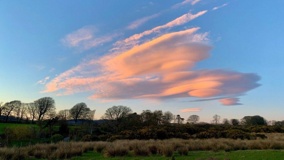 Lens shaped clouds