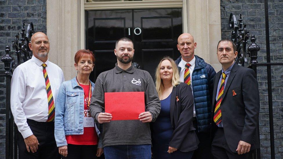 Campaigners on doorstep of 10 Downing Street