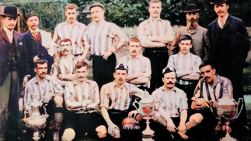 Tîm Chirk FC yn 1900.