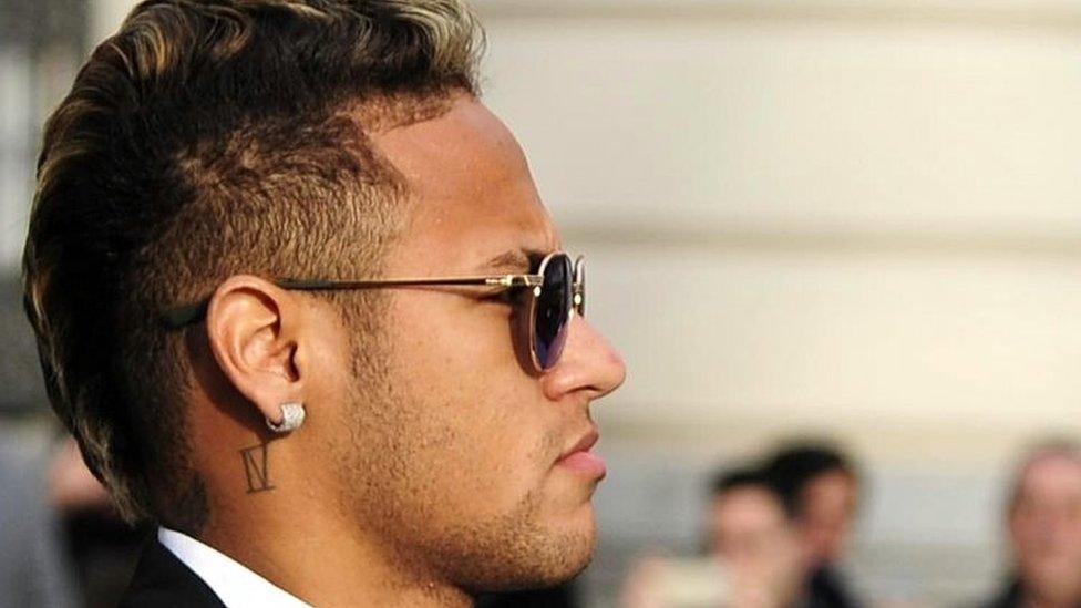 Barcelona's Brazilian forward Neymar arrives to Spain's national court in Madrid (02 February 2016)