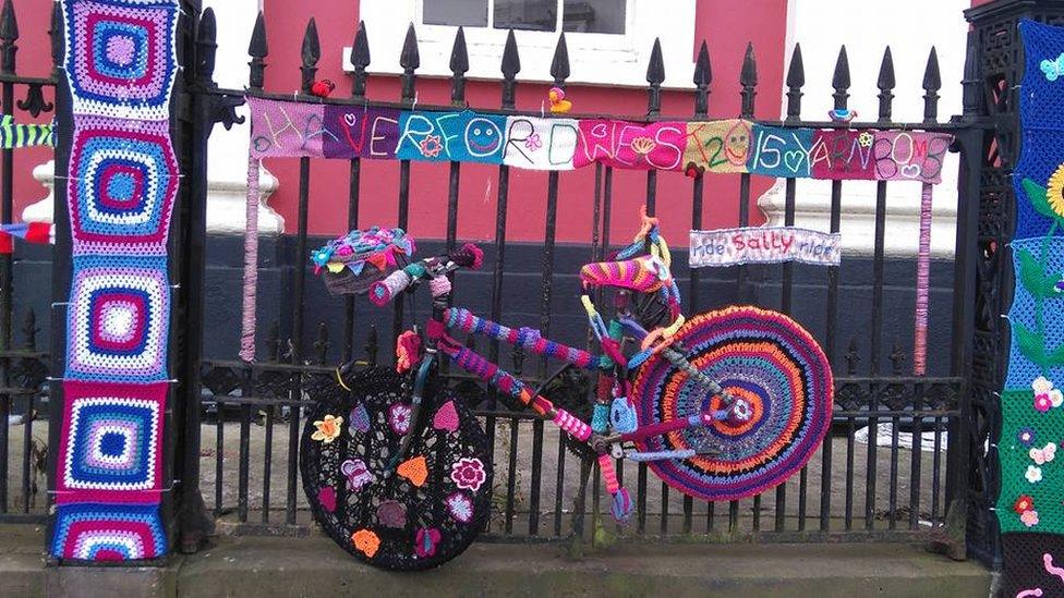 Yarn-bombing in Haverfordwest