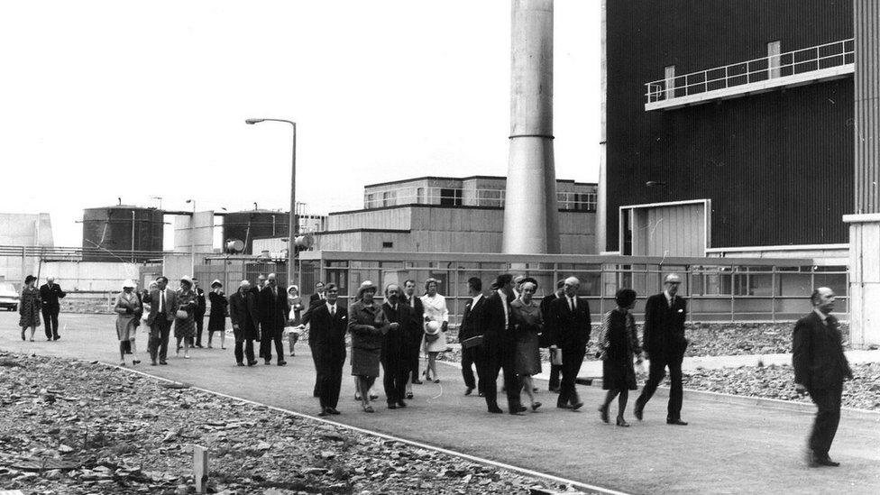 Dignitaries arrive for official opening in 1972