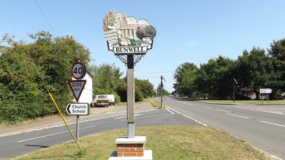 The Bunwell village sign