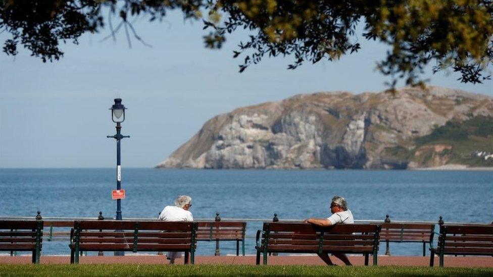 Social distancing in Llandudno, Conwy