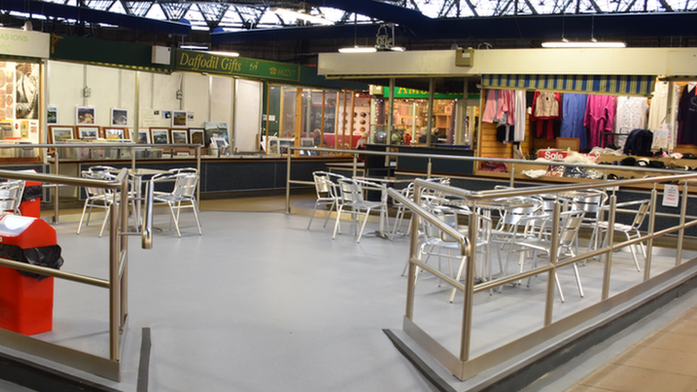 Marchnad dan do Pen-y-bont ar Ogwr