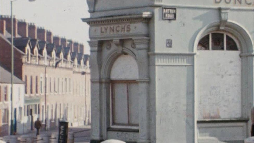 Lynchs Bar in the New Lodge