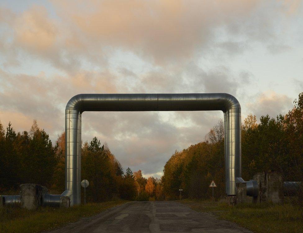 Image from Babochka Atomic Bonds