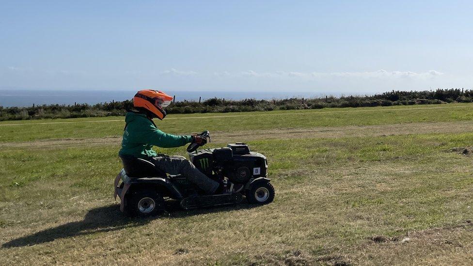 Lawnmower racing