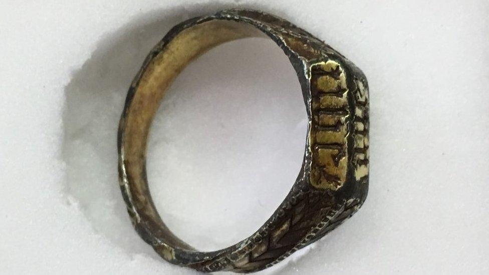 Devotional ring