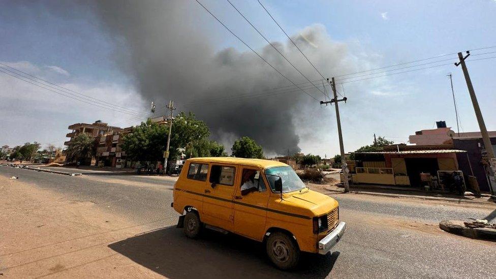 Smoke rises during clashes between the army and the paramilitary Rapid Support Forces (RSF), in Omdurman, Sudan July 4, 2023