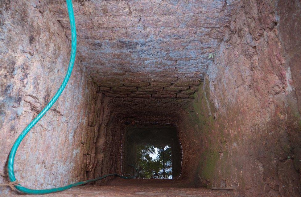 A dried up water well in Sonshi.