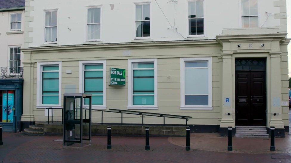 Closed bank branch in Holywell