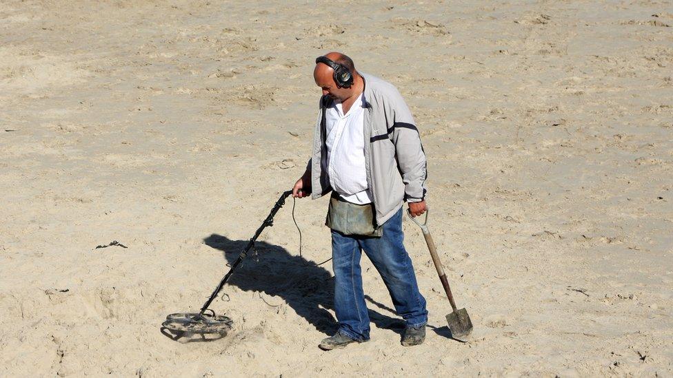 Metal detector