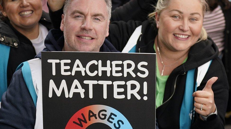 Teachers strike in Belfast