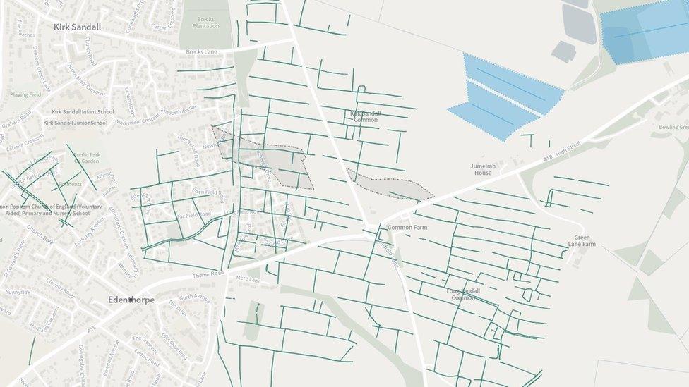 Map showing green lines of old settlement remains