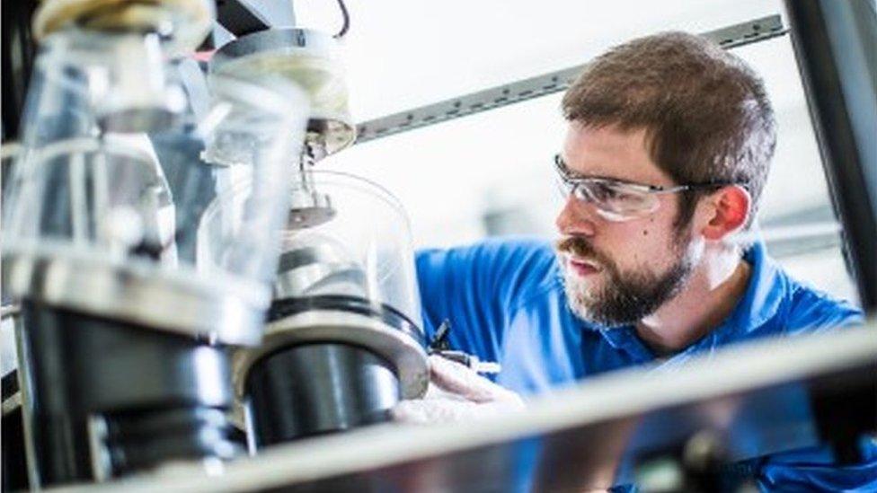 Element worker testing equipment