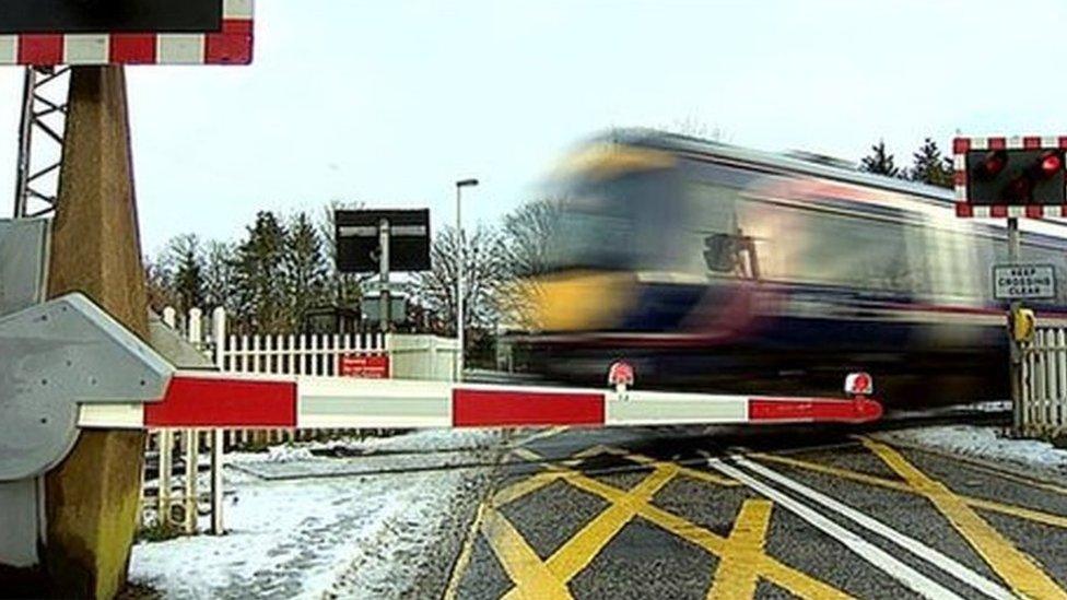 Train passing through Kintore