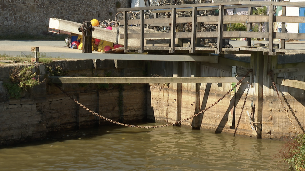 Bude canal lock