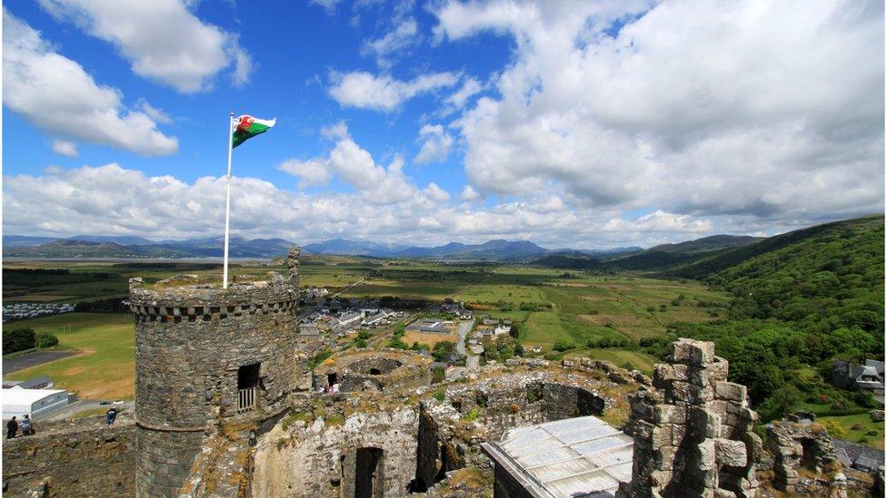 Welsh flag on top of Harlech castle