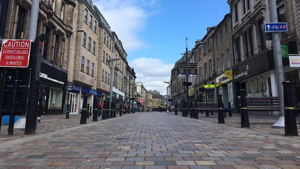 Am Prìomh Shràid, Inbhir Nis