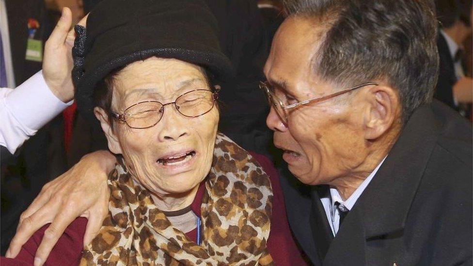 South Korean mother Kim Wol-soon, 93, weeps with her North Korean son Ju Jae Un, 72, during the Separated Family Reunion Meeting at the Diamond Mountain resort in North Korea (24 Oct. 2015)