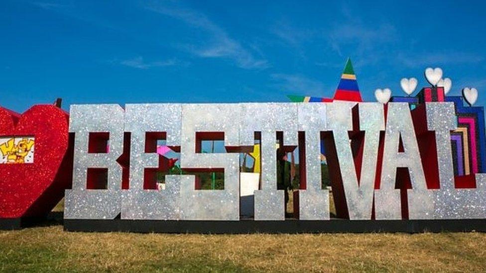 Bestival sign