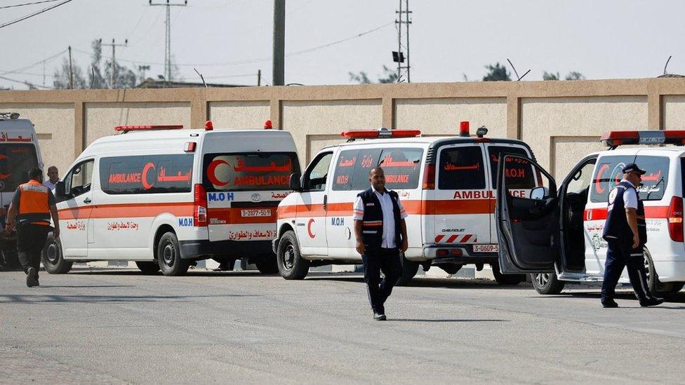 Ambulances carrying badly injured people from Gaza were allowed into Egypt on 1 November