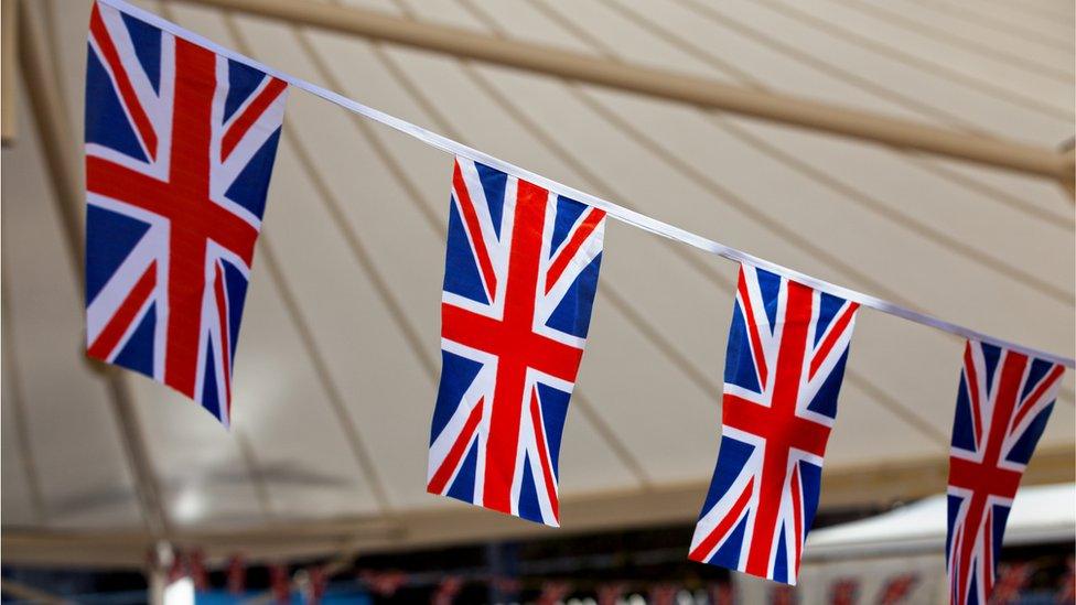 Union-Jack-bunting.