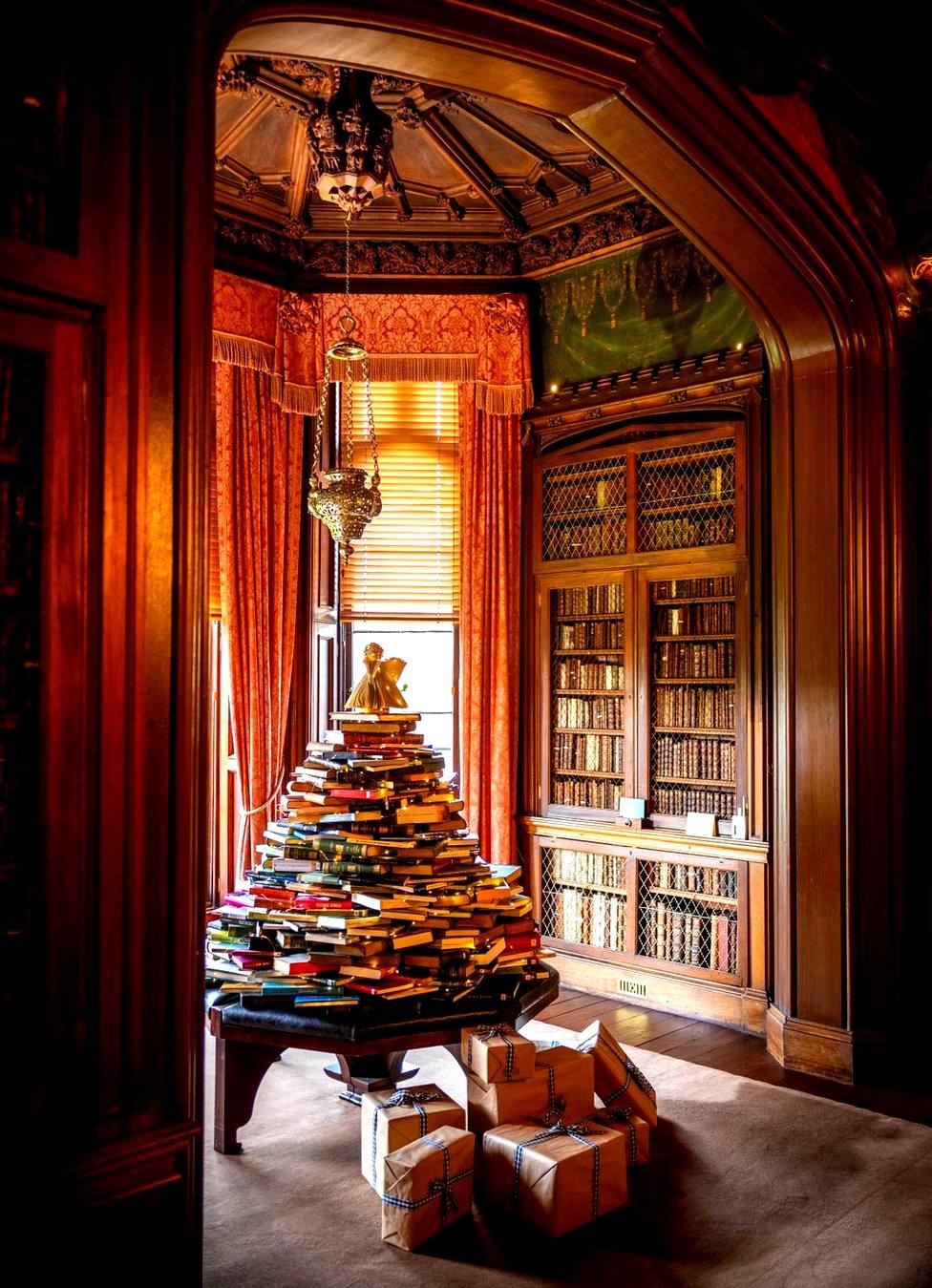 Book tree at Abbotsford