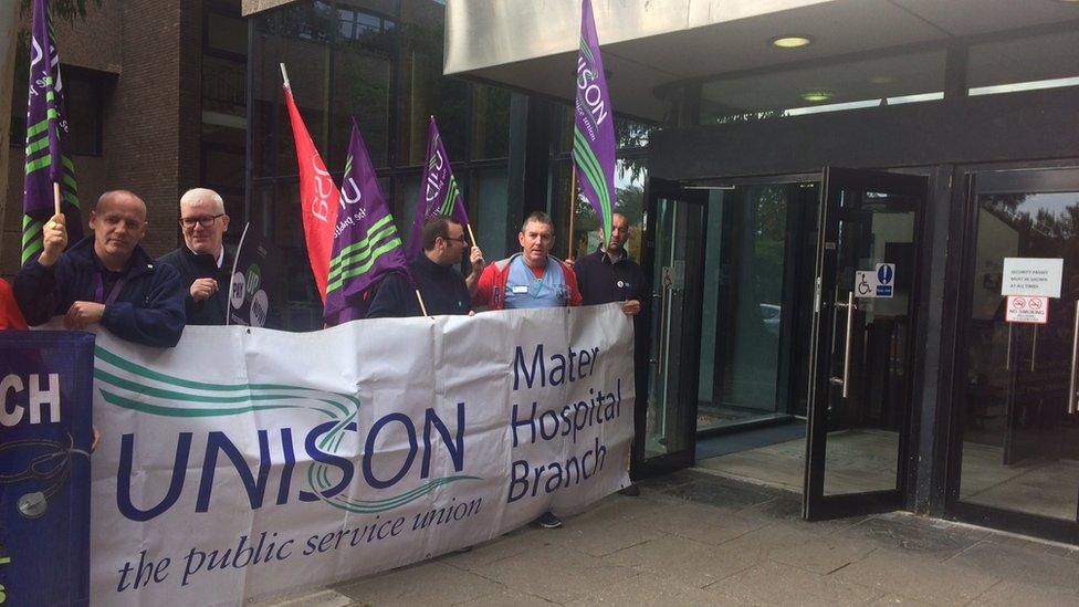 Health union representatives delivered the letter to the Department of Health