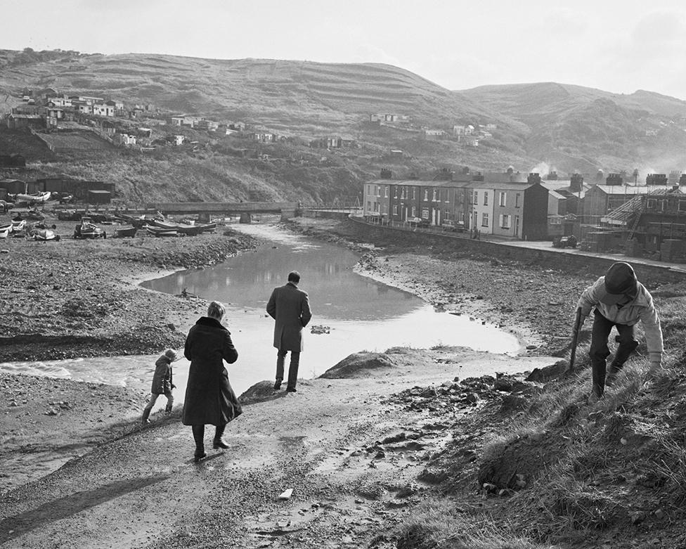 Family on a Sunday walk, Skinningrove, 1982