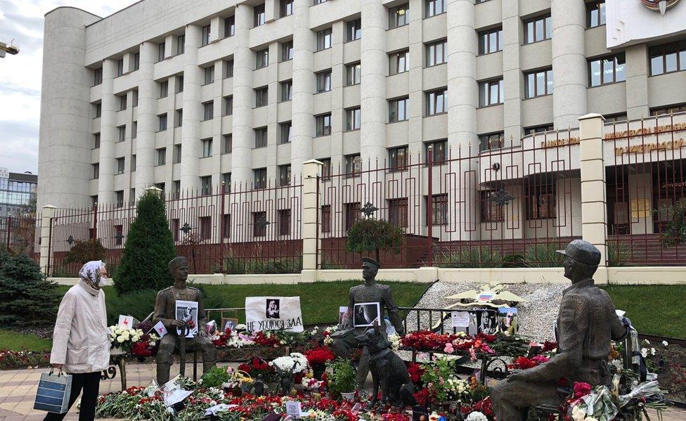 Bench monument to the police where Irina Slavina took her life