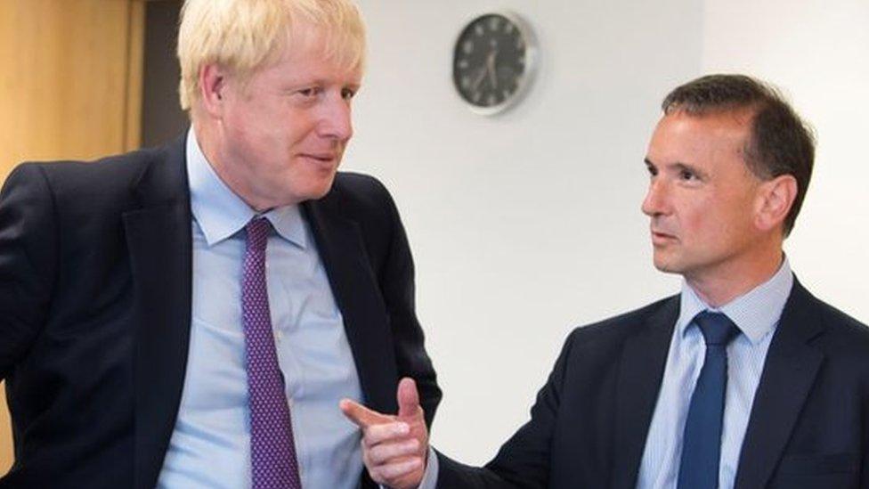 Boris Johnson ac Alun Cairns