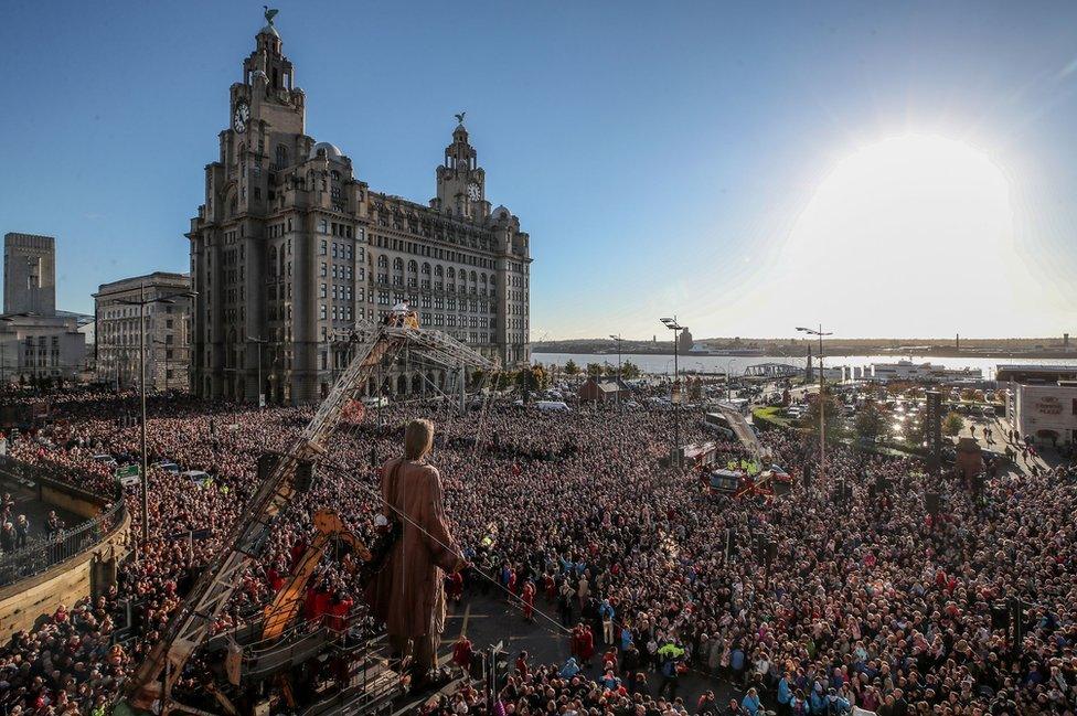 huge crowd on Strand