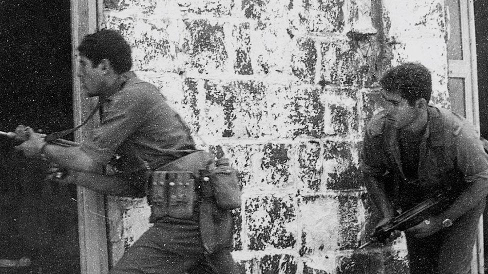 Benjamin Netanyahu (R) during a training exercise as a member of the Israeli army's elite Sayeret Matkal commando unit on 1 November 1971