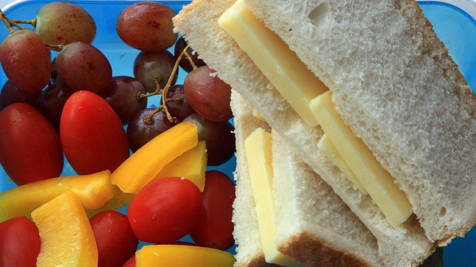 Elementary schools have average lunch time of 25 minutes, according to a 2018 survey of 1,550 schools by the School Nutrition Association.