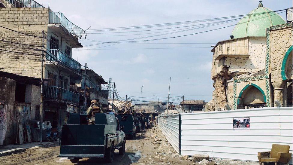 Iraqi special forces patrol the Old City of Mosul