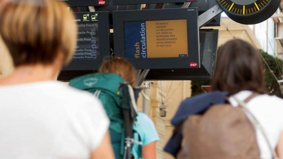 Passengers at Saint-Charles Station in Marseille (20 August 2017)