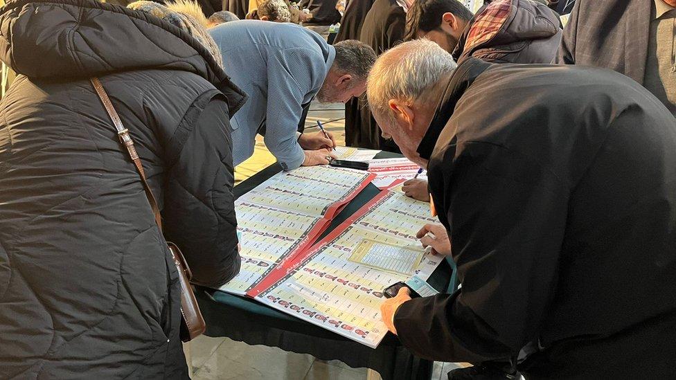 Iranians vote in parliamentary elections