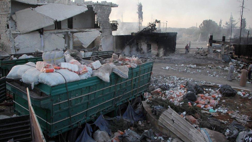 Aftermath of attack on aid convoy and warehouse in Urum al-Kubra (20 September 2016)