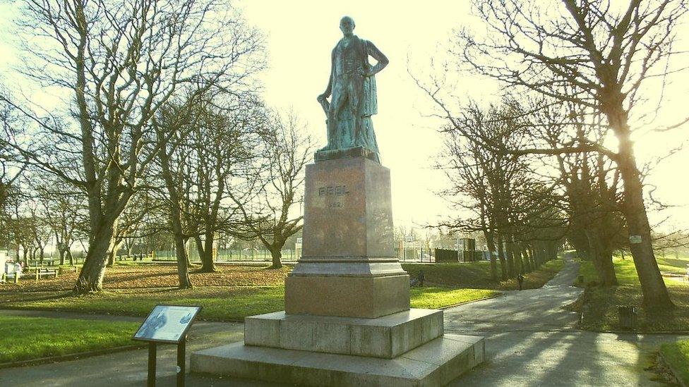 Statue of Sir Robert Peel in Leeds