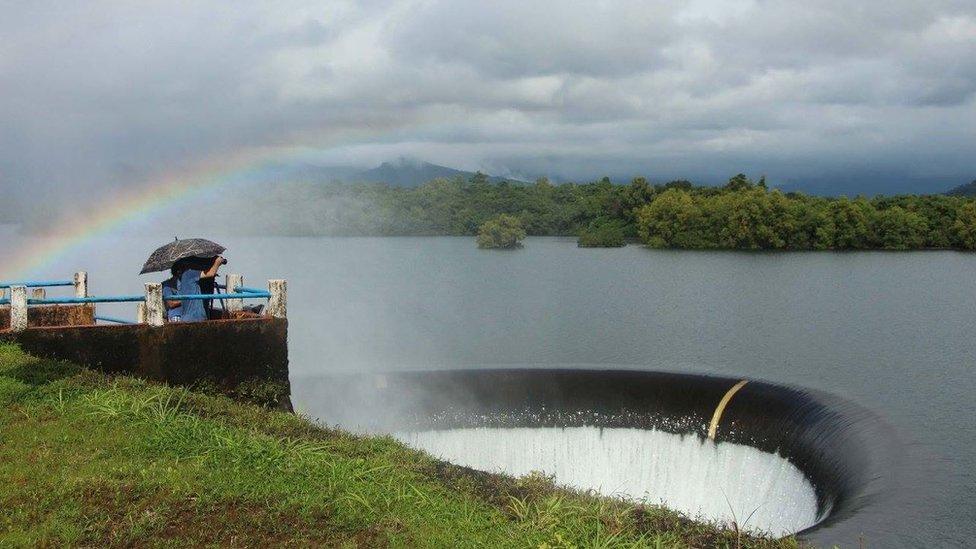 The Salaulim dam