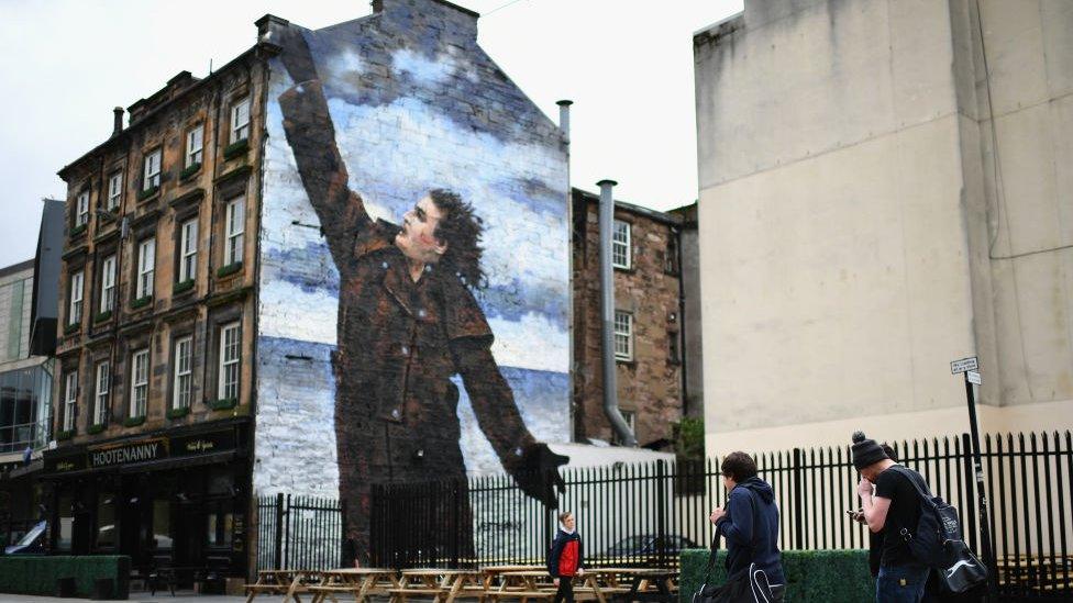 Billy Connolly mural at Hootenanny pub