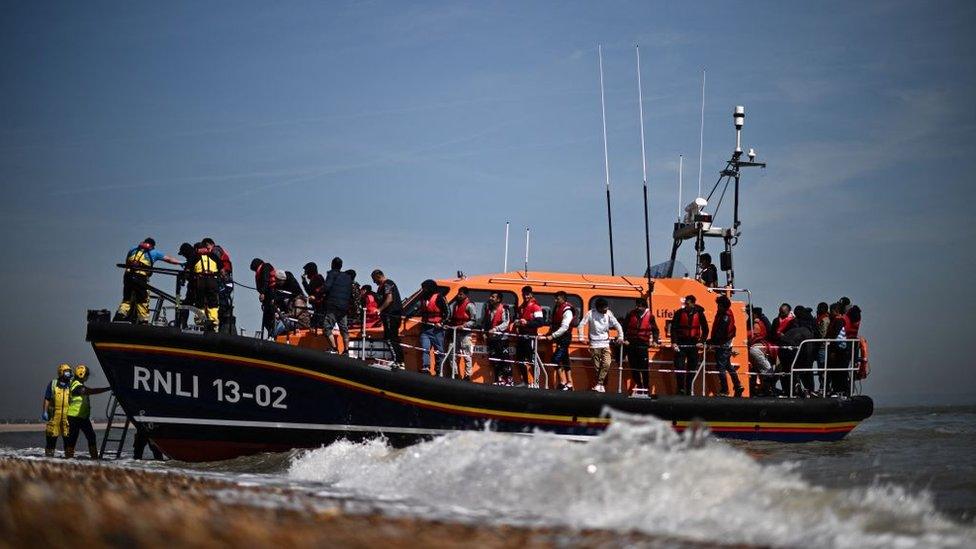 migrants-on-boat.