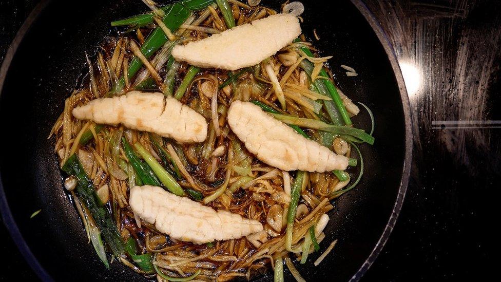 3D-printed-fish-fillets-with-vegetables.