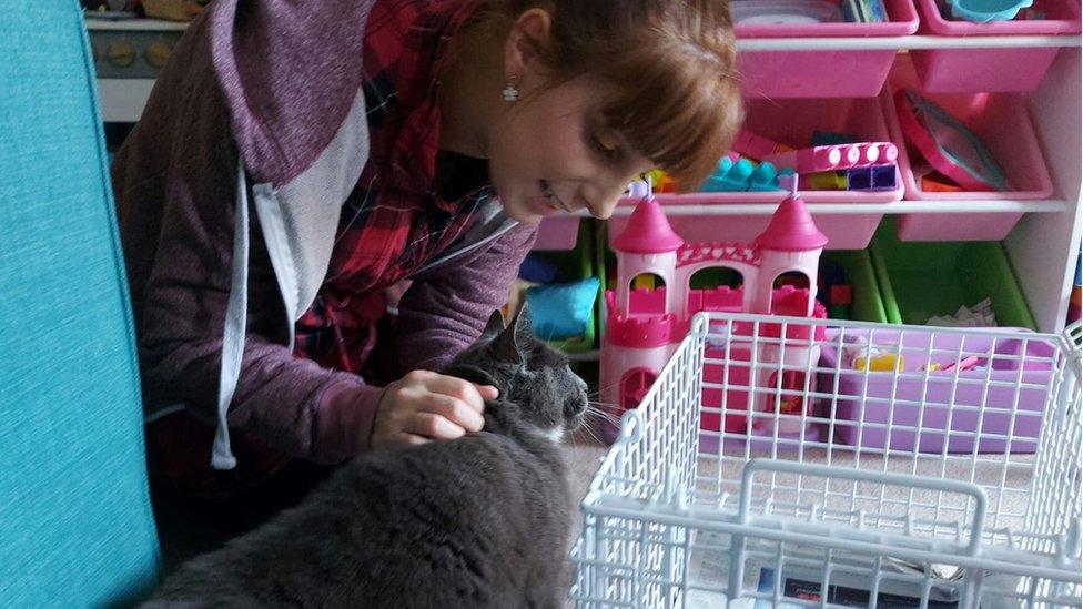 Kimberley Cartledge with Fudge the cat