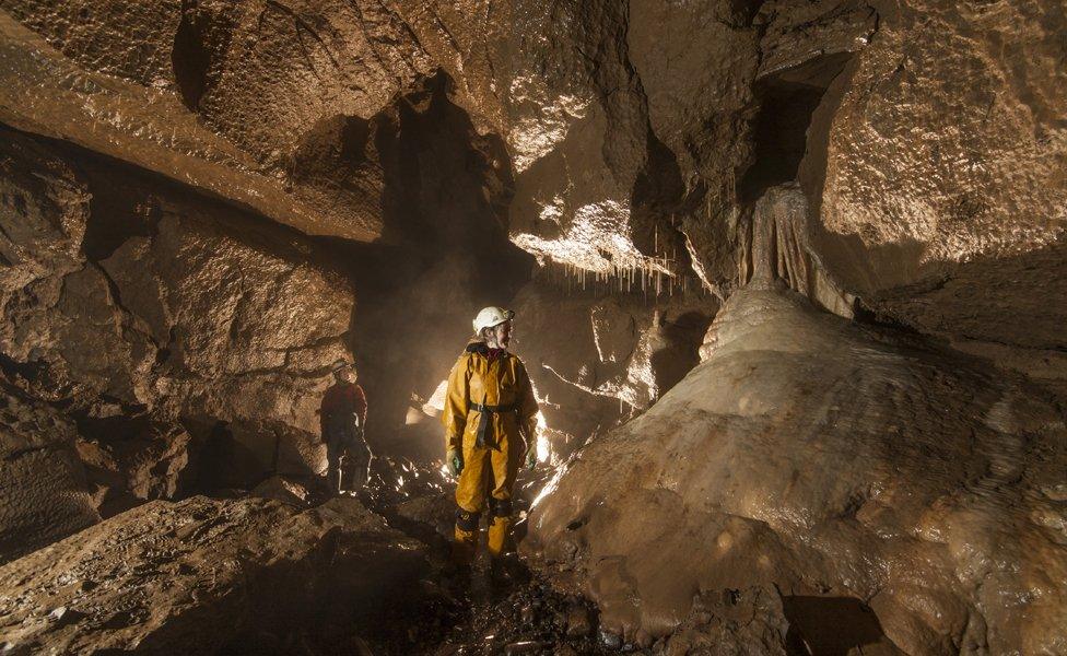 MARBLE ARCH CAVES