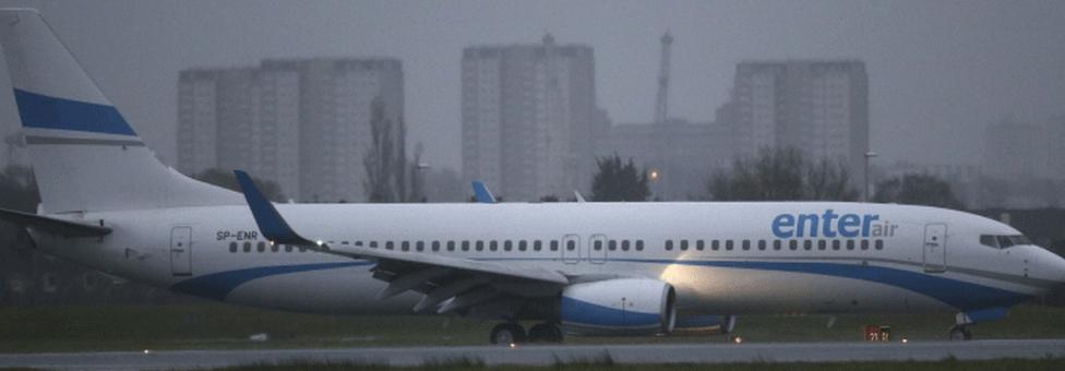 Syrian refugee plane arrives in Glasgow